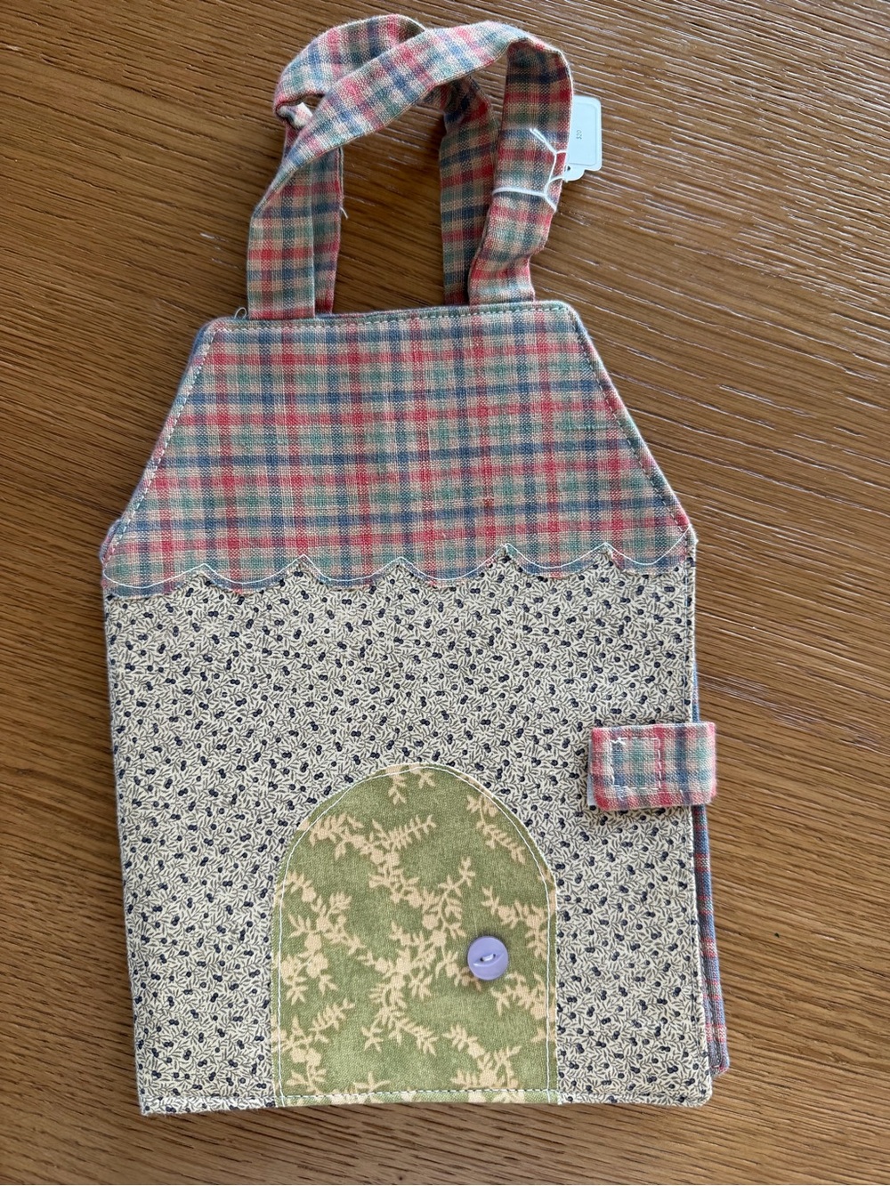 Play house for kids. Inside has pockets.